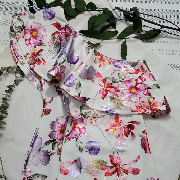 FLOWER PRINT ONE SHOULDER RUFFLE MIDI DRESS - Picture 2 of 3